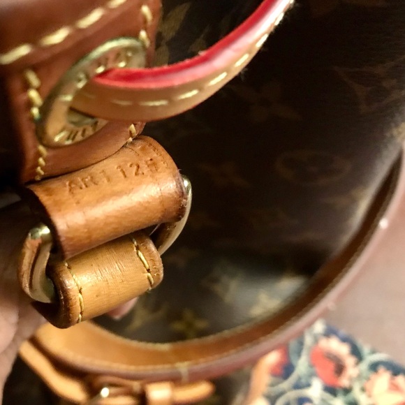 Louis Vuitton Noe - Picture 13 of 15